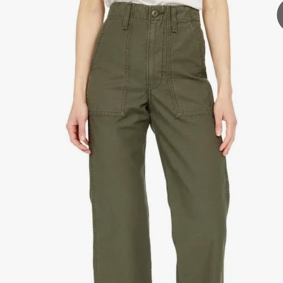 Women’s Levi’s rib cage, straight, utility pants. - Picture 4 of 7